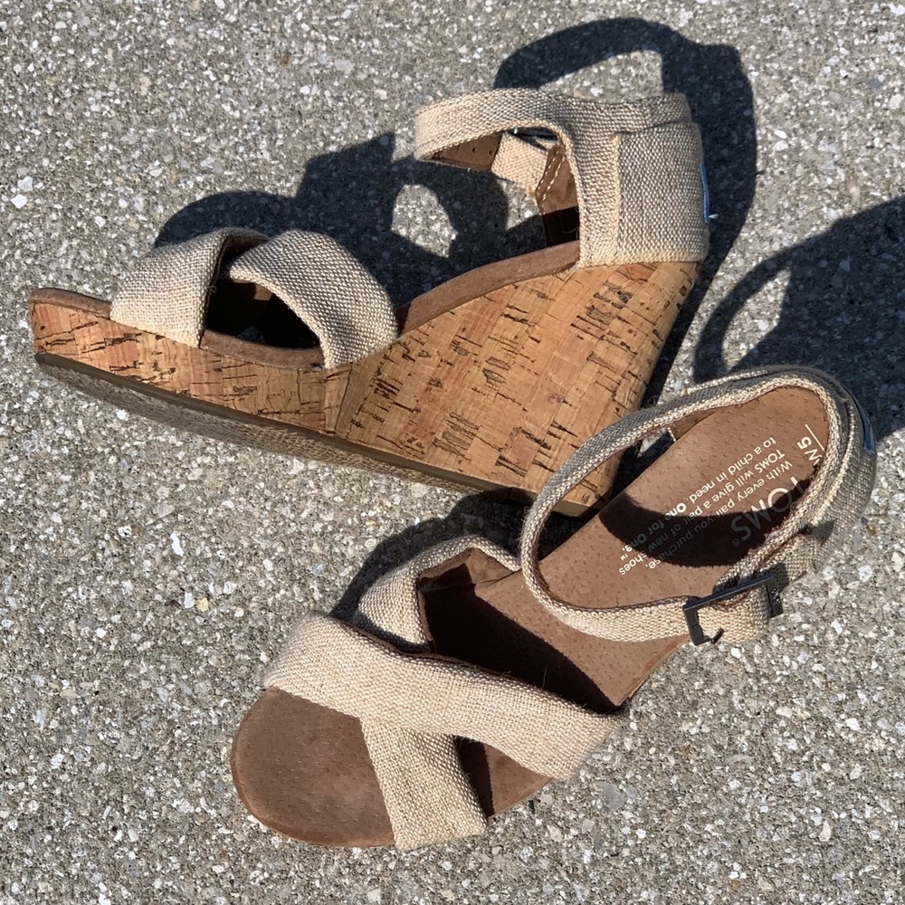 Toms wedges! Size 5